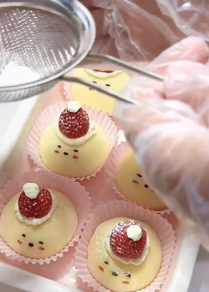 To create the snow scene