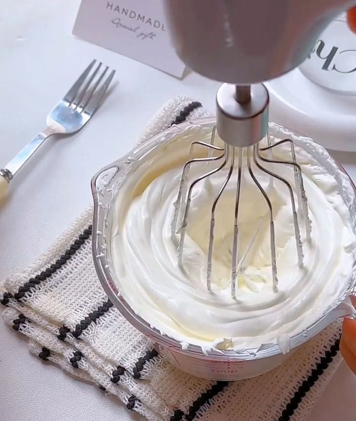 Whip the Filling Cream