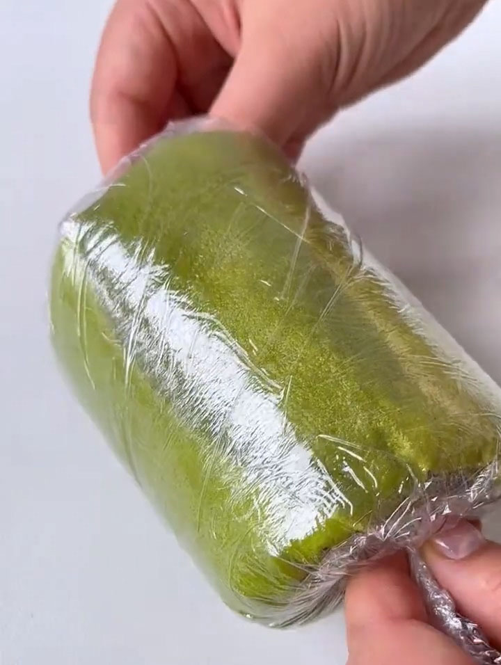 Wrap the entire roll tightly in plastic wrap to help it hold its shape