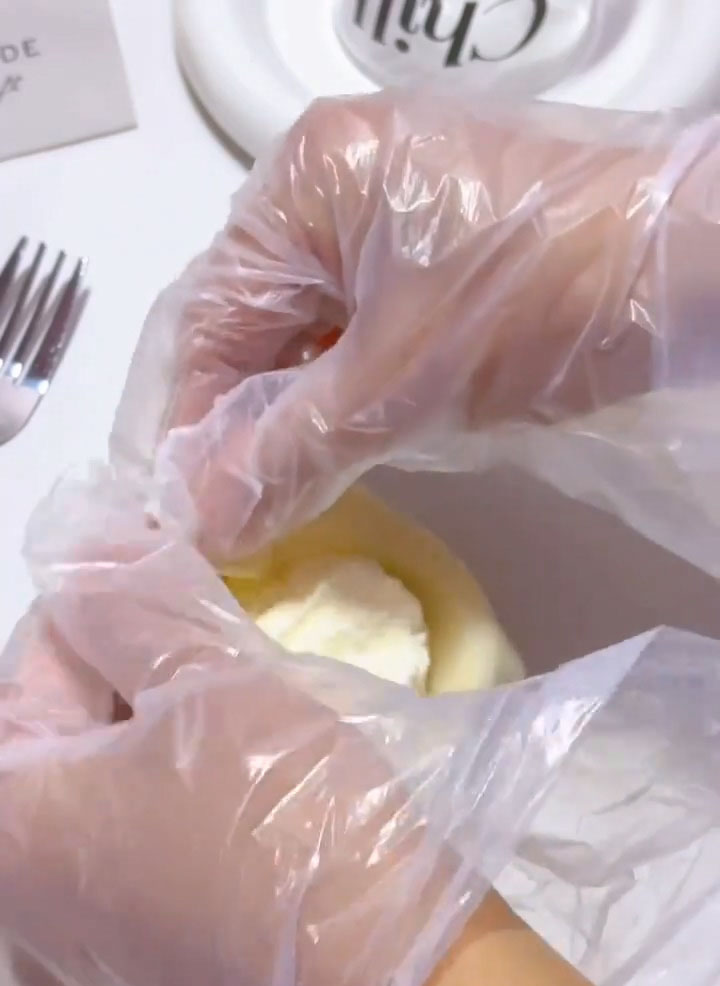 gather the edges of the mochi wrapper up and over the filling